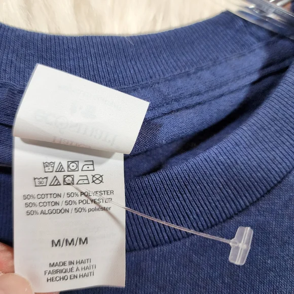 Hanes NWOT Navy Blue Cat Graphic American flag print TShirt woman's size medium - Picture 6 of 8